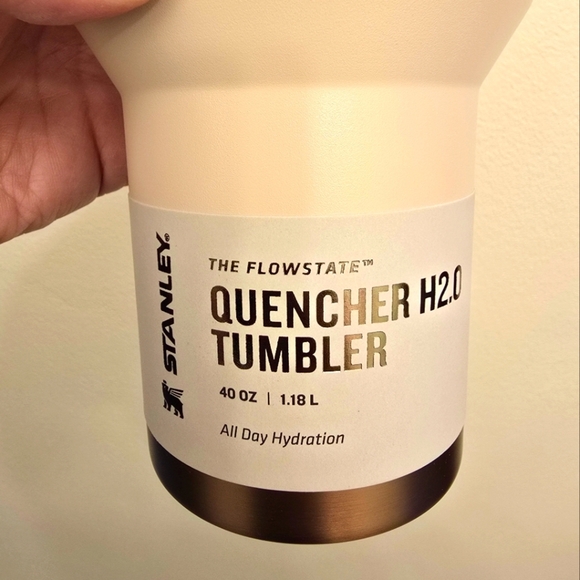 NIB Stanley Limited Edition Gilded Sugar Cream The Flowstate Quencher 40 Oz - Picture 6 of 6